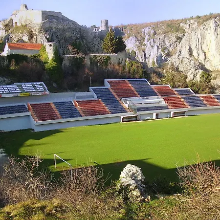 Πανσιόν Ivana